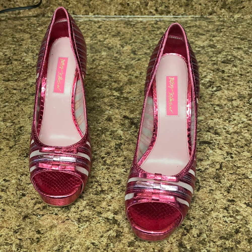 Ladies BETSEY JOHNSON METALLIC HEELS
